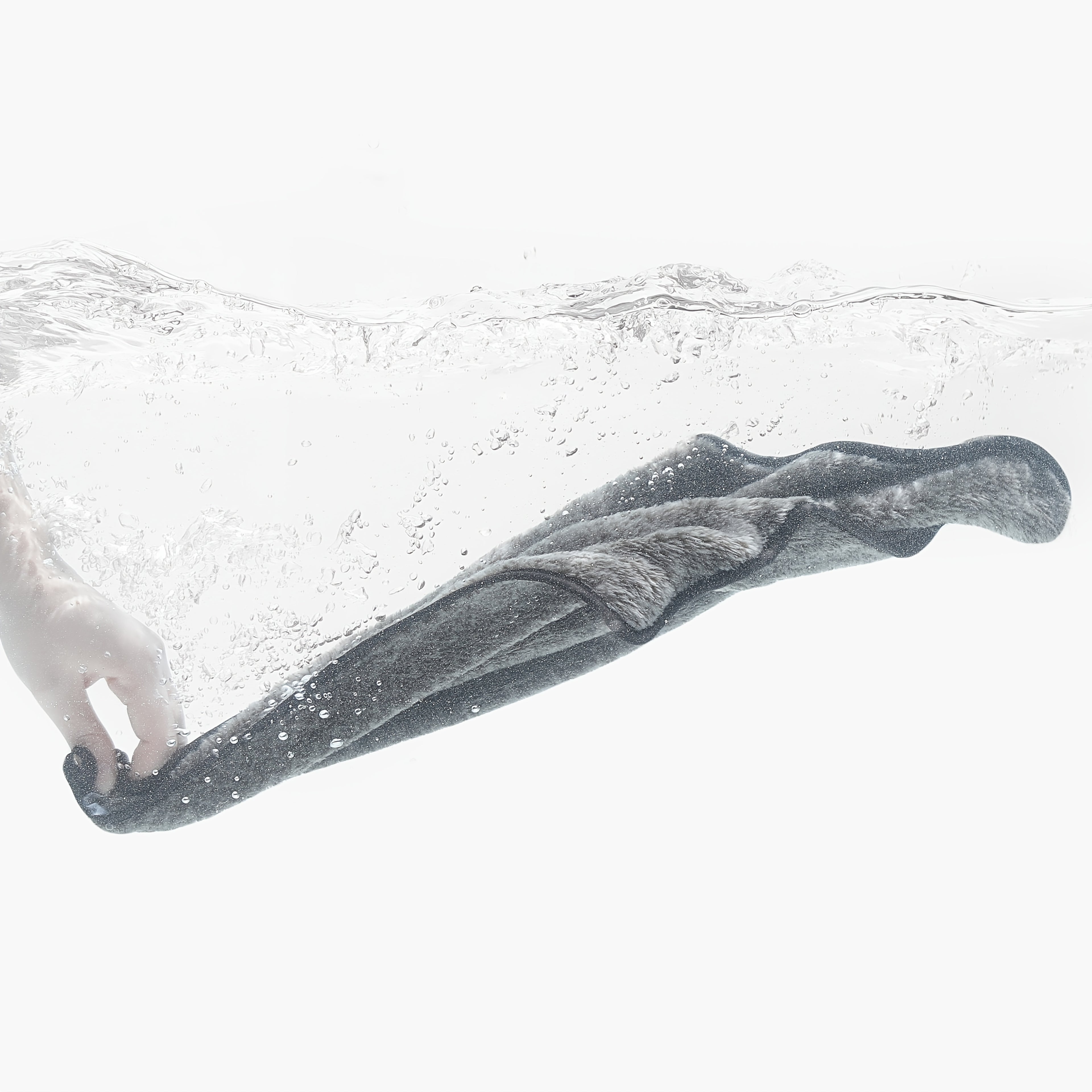 Set of 18 Bath Towels Made from 100% Microfiber, Designed for Family Bathrooms. Includes 6 Bath Towels, 6 Hand Towels, And 6 Washcloths. These Quick-Drying, Highly Absorbent Towels Are Ideal for Home Use, Hotels, Spas, And Outdoor Activities